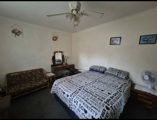 2 BEDROOM TOWNHOUSE FOR SALE IN VANDERBIJLPARK SE 3